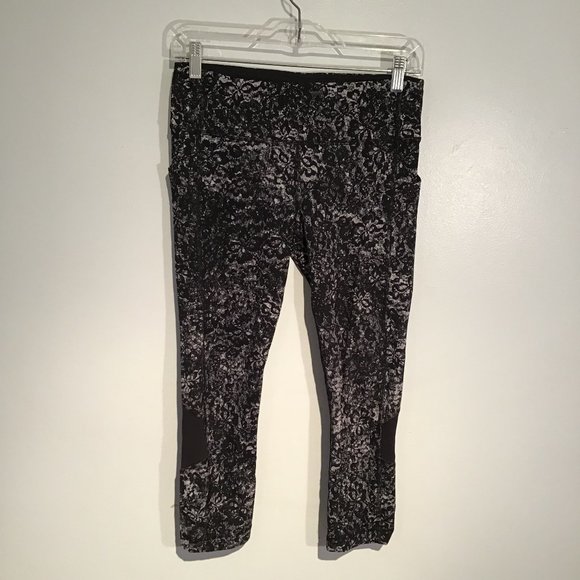 lululemon athletica Pants - Lululemon Pace Rival Crop 22" Achromatize Ice Grey Black Size 6